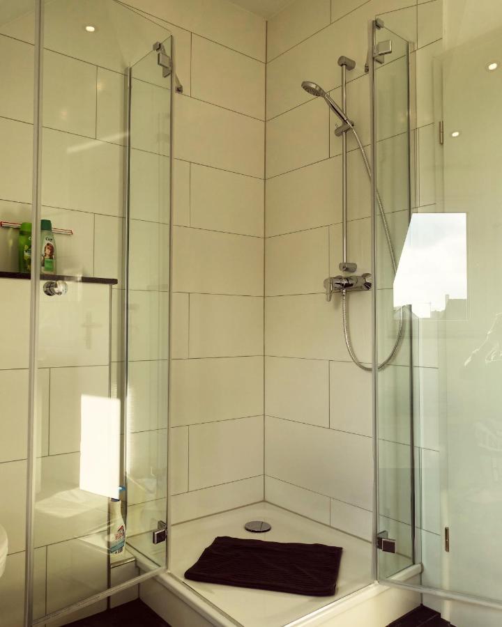 Frankes City Sleep Apartment, 6 Einzelbetten Фельберт Экстерьер фото